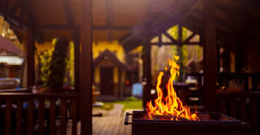 Iron Fire Pit Tables vs. Traditional Fire Pits: Which One is Right for You?