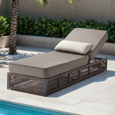 Belord brown wicker chaise lounge cushion with grey padding, 6-position recline and 5-inch thick comfort cushion.